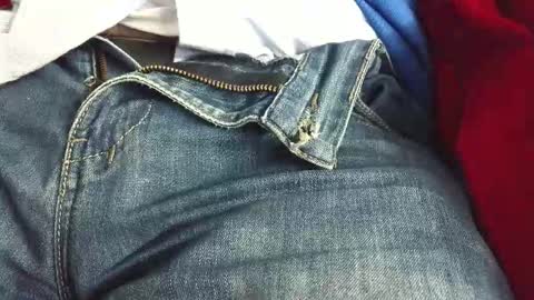 Erik online show from November 19, 2025, 6:24 am