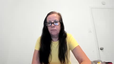 verysassypeachgoddess online show from May 18, 2026, 12:33 pm