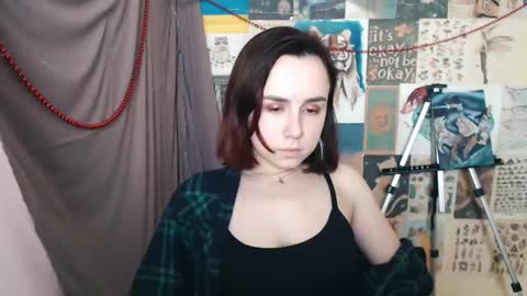 veryveryvery_shy online show from January 3, 2025, 9:36 am