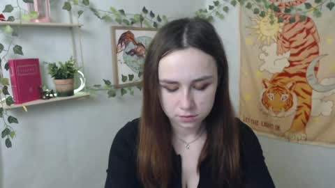 veryveryvery_shy online show from April 7, 2026, 5:41 am