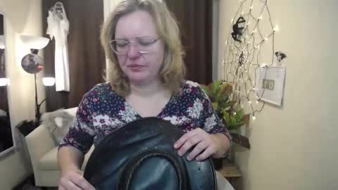 vestawoody online show from October 29, 2025, 7:10 am