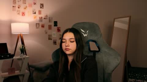 Rachel online show from November 27, 2025, 7:38 pm