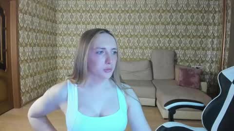 Snapshot of vi_luxxxy chatting on May 9, 2026, 2:17 am vi_luxxxy online show from May 9, 2026, 2:17 am