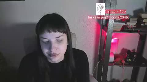 Snapshot of vi_vikkk chatting on March 4, 2025, 5:45 pm VIKA online show from March 4, 2025, 5:45 pm