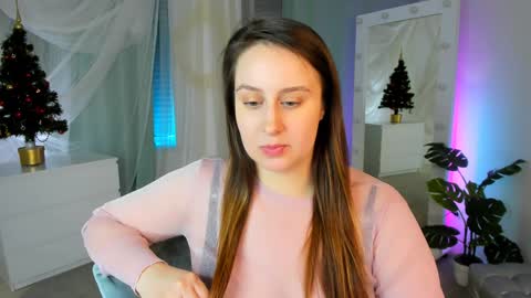 Camilla online show from December 16, 2024, 7:00 pm