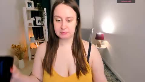 Snapshot of via_lattea_ chatting on June 12, 2026, 5:45 pm Camilla online show from June 12, 2026, 5:45 pm