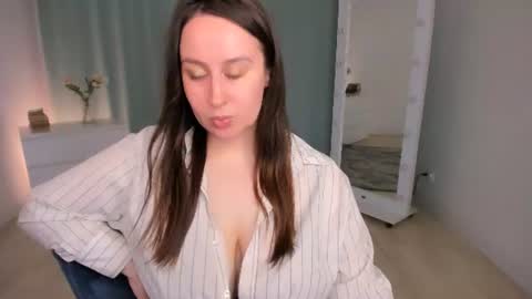 Snapshot of via_lattea_ chatting on August 1, 2026, 4:39 pm Camilla online show from August 1, 2026, 4:39 pm