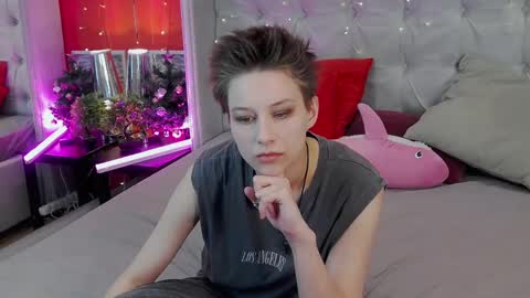 Snapshot of via_mayer chatting on January 16, 2025, 12:23 am Via online show from January 16, 2025, 12:23 am