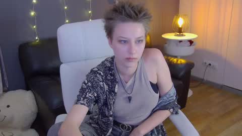 Snapshot of via_mayer chatting on January 23, 2025, 3:43 pm Via online show from January 23, 2025, 3:43 pm
