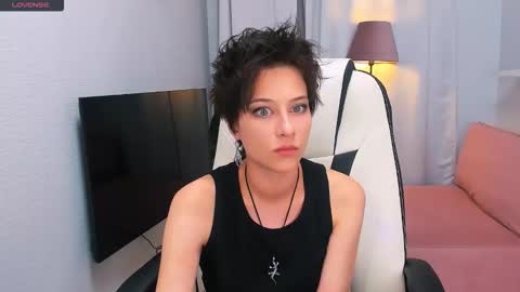 Snapshot of via_mayer chatting on September 11, 2025, 9:15 pm Via online show from September 11, 2025, 9:15 pm