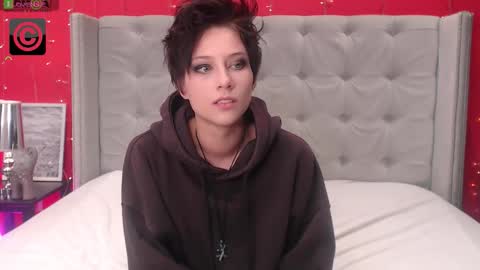 Snapshot of via_mayer chatting on September 12, 2025, 8:53 pm Via online show from September 12, 2025, 8:53 pm