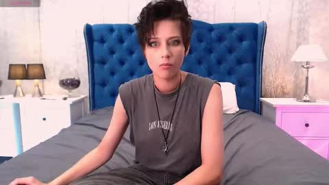 Snapshot of via_mayer chatting on September 23, 2025, 9:29 pm Via online show from September 23, 2025, 9:29 pm