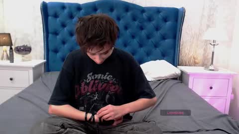 Snapshot of via_mayer chatting on September 27, 2025, 11:21 pm Via online show from September 27, 2025, 11:21 pm