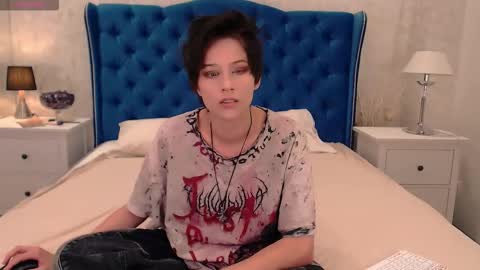 Snapshot of via_mayer chatting on October 5, 2025, 1:31 pm Via online show from October 5, 2025, 1:31 pm
