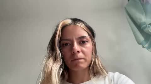 papichulo y mamichula online show from April 15, 2026, 6:37 pm