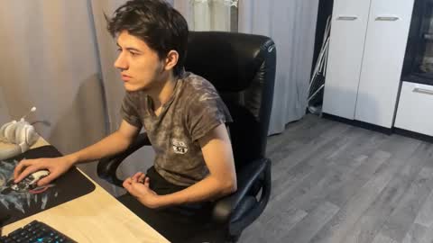 vialeras online show from November 17, 2025, 2:06 am