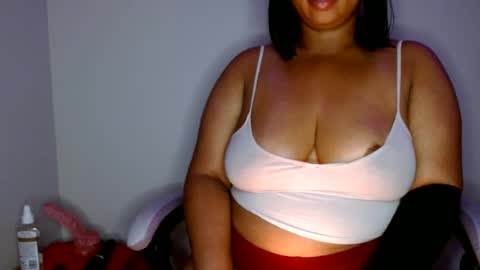 vibe_xxxo online show from June 20, 2026, 5:43 am
