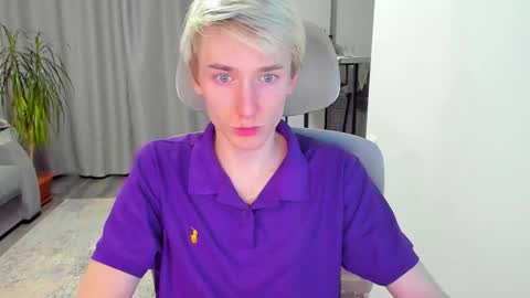 vibemygirl online show from December 15, 2025, 11:36 am