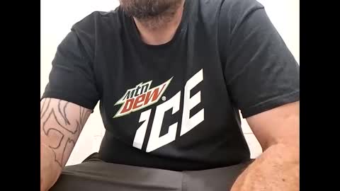 Snapshot of vibenfeelingood chatting on October 8, 2025, 8:39 pm vibenfeelingood online show from October 8, 2025, 8:39 pm