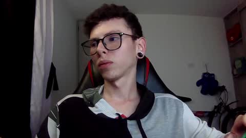 Snapshot of vicent_brais chatting on December 13, 2024, 5:38 am Vicent Brais online show from December 13, 2024, 5:38 am