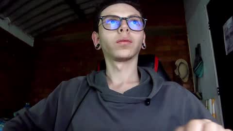 Snapshot of vicent_brais chatting on December 22, 2024, 5:12 am Vicent Brais online show from December 22, 2024, 5:12 am