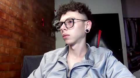 Snapshot of vicent_brais chatting on February 18, 2025, 12:26 am Vicent Brais online show from February 18, 2025, 12:26 am