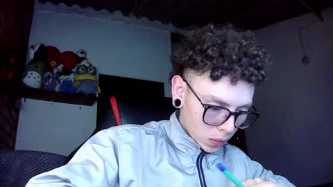 Snapshot of vicent_brais chatting on February 20, 2025, 1:25 am Vicent Brais online show from February 20, 2025, 1:25 am