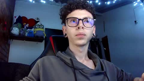 Snapshot of vicent_brais chatting on March 4, 2025, 11:32 pm Vicent Brais online show from March 4, 2025, 11:32 pm