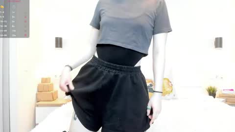 EliQueen online show from April 11, 2026, 4:28 am