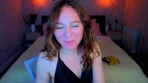 vicki_milles online show from June 12, 2026, 8:46 am
