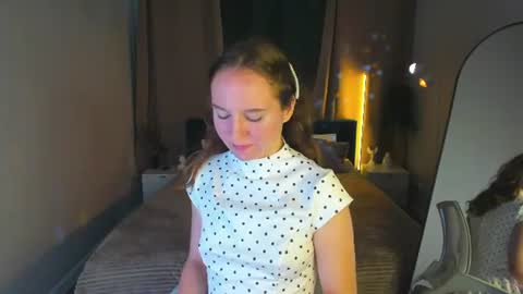 Snapshot of vicki_milles chatting on July 18, 2026, 8:40 am vicki_milles online show from July 18, 2026, 8:40 am