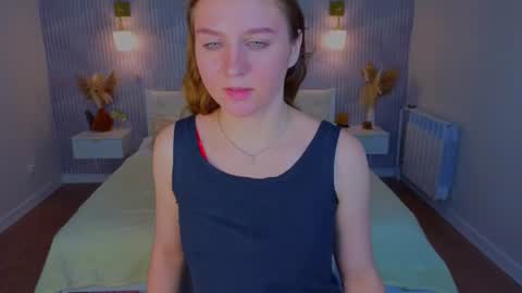 Snapshot of vicki_milles chatting on July 19, 2026, 8:51 am vicki_milles online show from July 19, 2026, 8:51 am