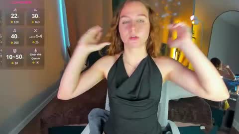 Snapshot of vicki_milles chatting on August 5, 2026, 9:01 am vicki_milles online show from August 5, 2026, 9:01 am