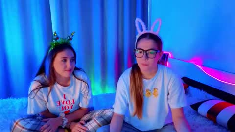 Stacy  Charlotte Lolaon keyboard online show from December 20, 2025, 9:49 am