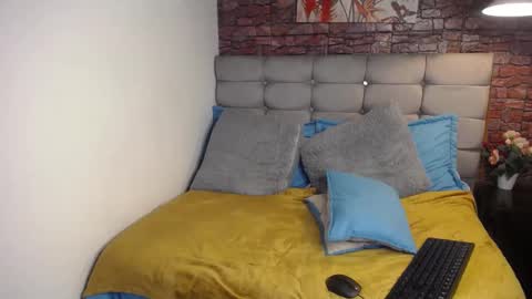 VICTORIA online show from March 9, 2025, 7:48 pm