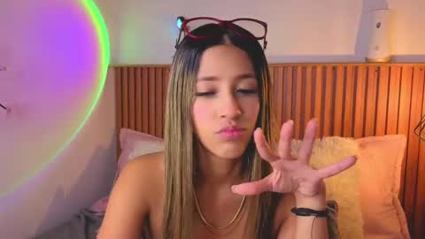 VICTORIA online show from September 24, 2025, 6:33 pm