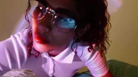 Vicky  online show from January 9, 2025, 6:26 pm