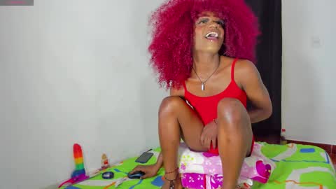 vicky manuela online show from October 24, 2025, 4:09 am