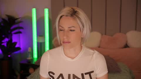 vickysecret96 online show from March 26, 2026, 6:02 pm