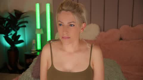 Snapshot of vickysecret96 chatting on April 23, 2026, 3:14 pm vickysecret96 online show from April 23, 2026, 3:14 pm