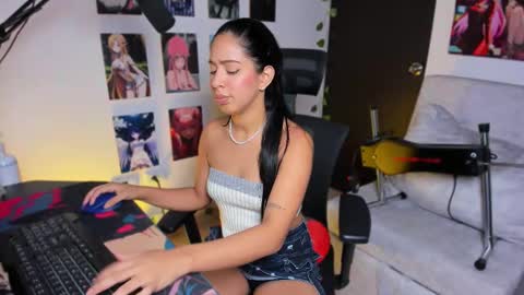 VICTORIA 3 online show from November 3, 2025, 10:42 pm