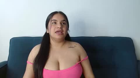 Snapshot of vicno_couple chatting on May 17, 2026, 4:36 pm david and emma online show from May 17, 2026, 4:36 pm