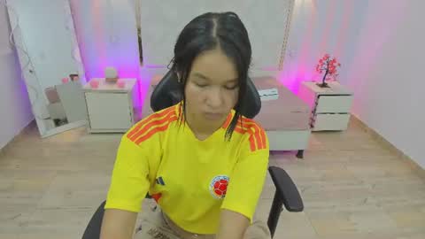 Snapshot of victoria1_tay chatting on June 12, 2026, 7:13 pm victoria1_tay online show from June 12, 2026, 7:13 pm