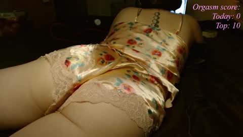 Victoria97 online show from November 10, 2025, 4:39 pm