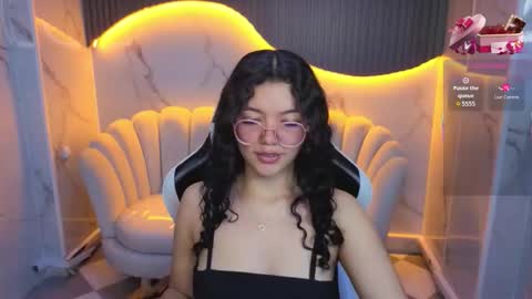 victoria_castillo_b online show from February 14, 2026, 7:54 pm