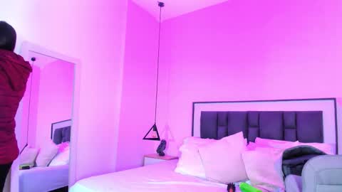 valentina online show from November 13, 2025, 9:08 am