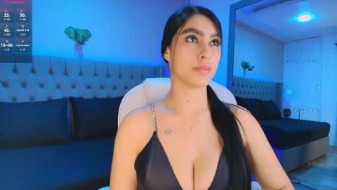 Snapshot of victoria_ellington chatting on June 8, 2026, 11:32 am online show from June 8, 2026, 11:32 am