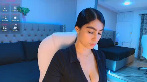 Snapshot of victoria_ellington chatting on June 9, 2026, 11:33 am online show from June 9, 2026, 11:33 am