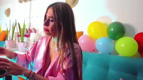 Victoria  online show from February 14, 2025, 10:58 pm