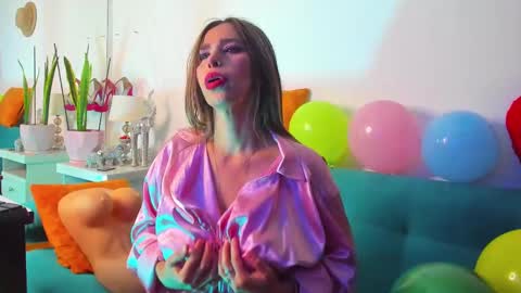 Victoria  online show from February 15, 2025, 5:09 am